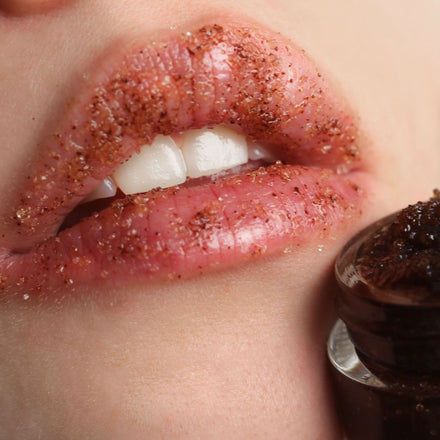 La PIEL Piling Za Usne Coffee Jaffa Nanosenje Na Usne