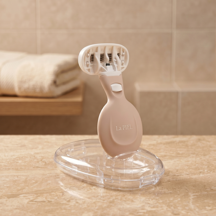 La PIEL Shave And Care Brijac Na Stalku U Kupaonici