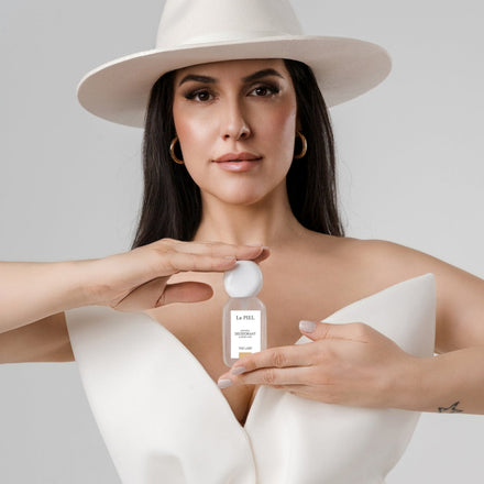 La PIEL The Lady Dezodorans I Body Mist Model Sa Belom Kosuljom